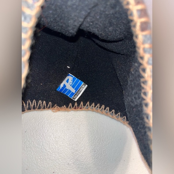 Tassel Hat Breanne by Paris Accessories One size Wool EUC - Picture 2 of 3